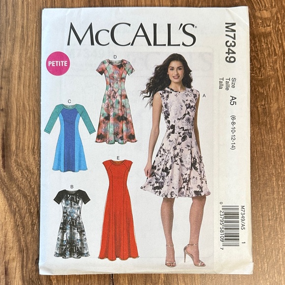 Unused McCall's M7349 Petite Dress Pattern - Picture 1 of 2